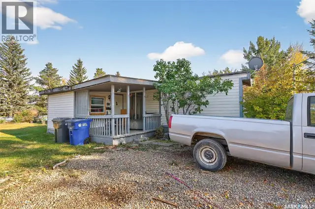 79 Spruce STREET Caronport, Saskatchewan in Houses for Sale in Moose Jaw - Image 4