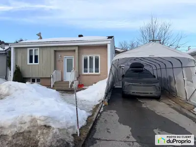 Propriété clé en main et complètement rénovée au goût du jour, idéal pour jeune famille ou premier a...