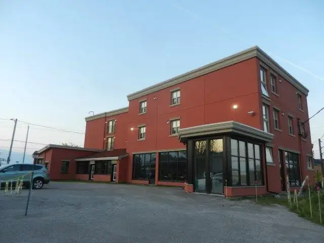 Commercial Space for Lease63849108730369120