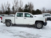 2014 Chevrolet Silveradio 1500 with auto air conditioning, power doors, power locks, power steering,... (image 3)