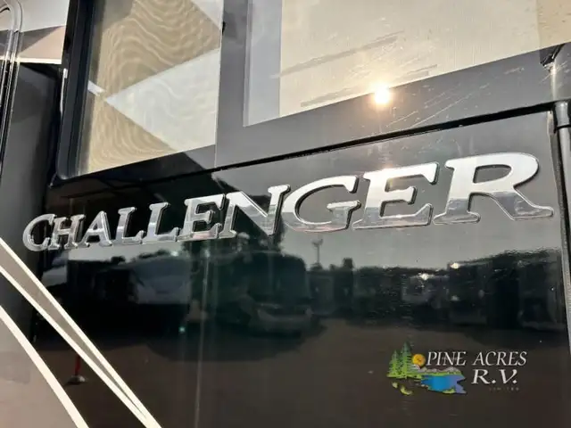 2022 Thor Motor Coach Challenger 35MQ only 6,310 Miles in RVs & Motorhomes in Moncton - Image 76