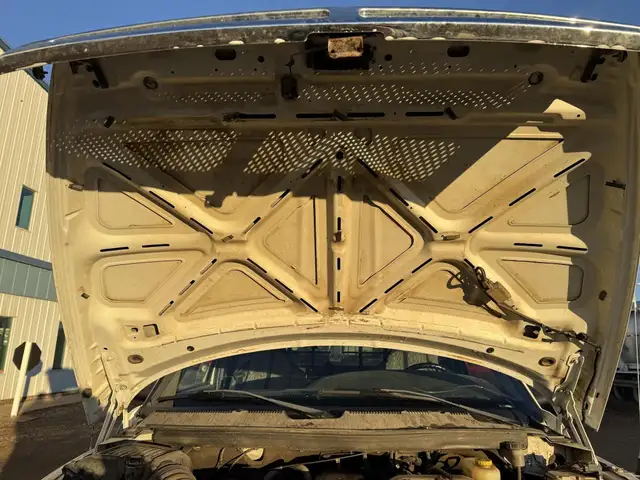 2001 DODGE RAM 3500 in Heavy Trucks in Saskatoon - Image 13