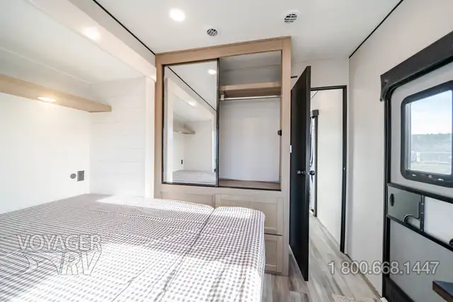 2026 Jayco Jay Flight 401FLTS Bungalow in Travel Trailers & Campers in Kelowna - Image 26