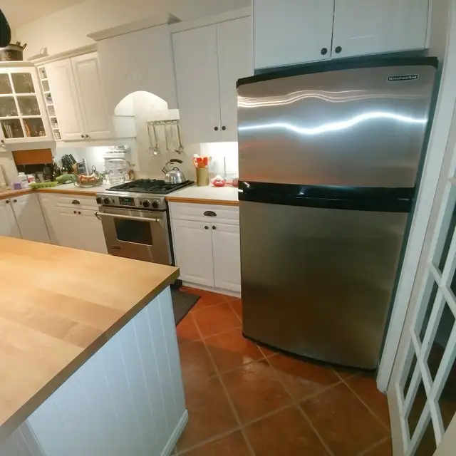 Frigo Kitchen Aid in Refrigerators in Québec City - Image 2