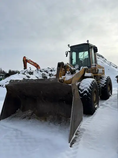 1994 Case 621B Wheel Loader – Ready to Work!, View more