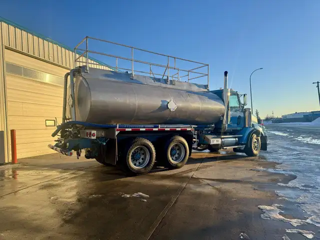 2003 WESTERN STAR 4900 in Heavy Trucks in Saskatoon - Image 6
