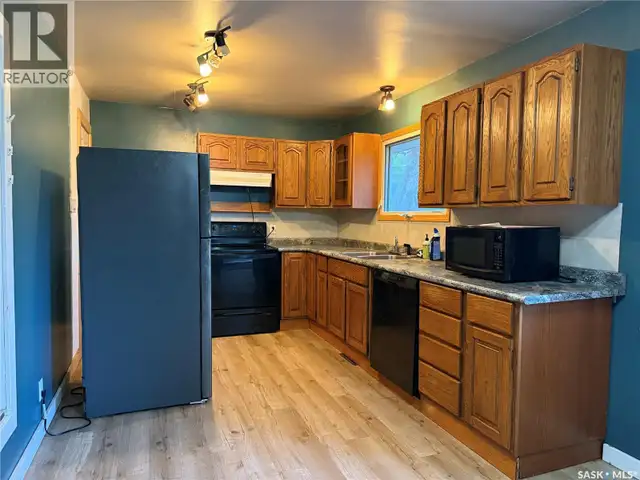 518 3rd AVENUE W Meadow Lake, Saskatchewan in Houses for Sale in Prince Albert - Image 3