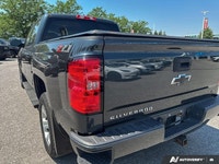 Aluminum Wheels, Touch Screen, EZ-Lift Tailgate, Remote Keyless Entry, Cruise Control! This 2018 Che... (image 8)