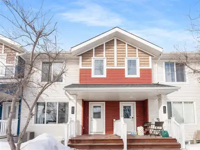 4F//Winnipeg/OPEN HOUSE Saturday April 11th and Sunday April 12th 12:00 - 1:30pm. *make an offer any...