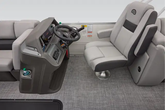 2026 Sun Tracker Party Barge 22 XP3 TRITOON pontoon boat in Powerboats & Motorboats in Vernon - Image 15