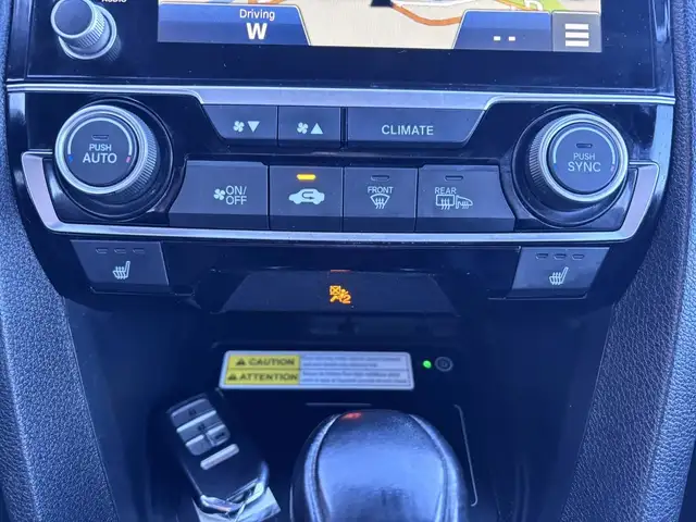 2020 Honda Civic Sedan Touring in Cars & Trucks in Comox / Courtenay / Cumberland - Image 18