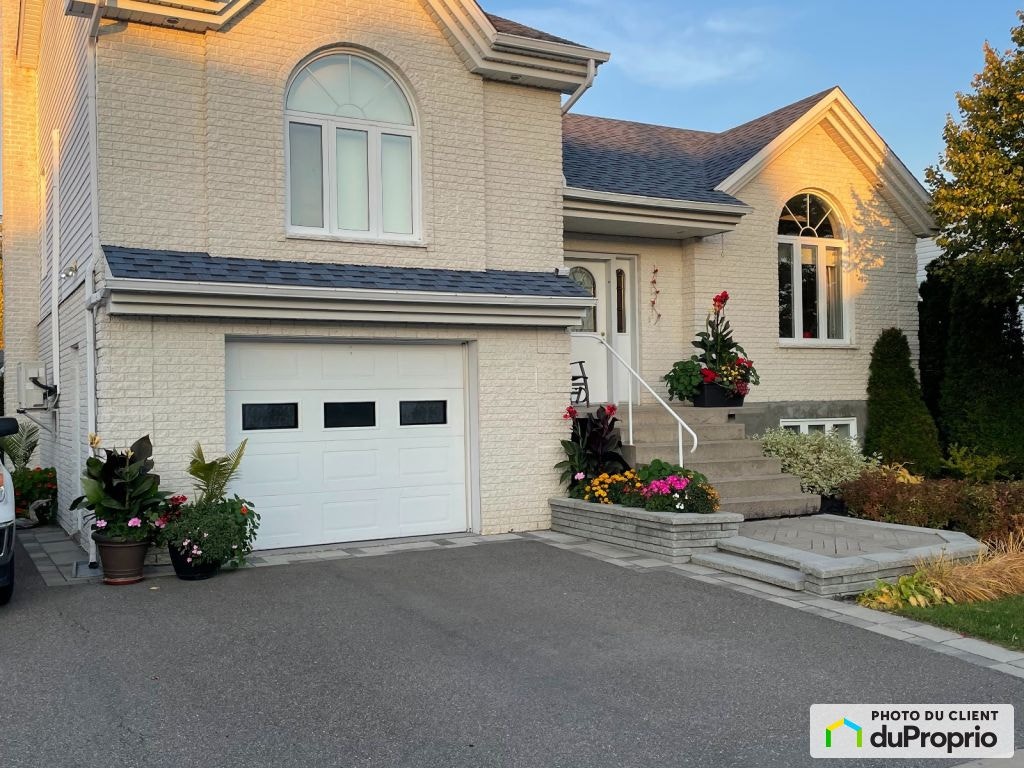 $439,000 - Bungalow for sale in St-Felicien — photo 2