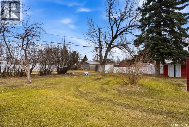 304 Main STREET Avonlea, Saskatchewan in Houses for Sale in Moose Jaw - Image 35