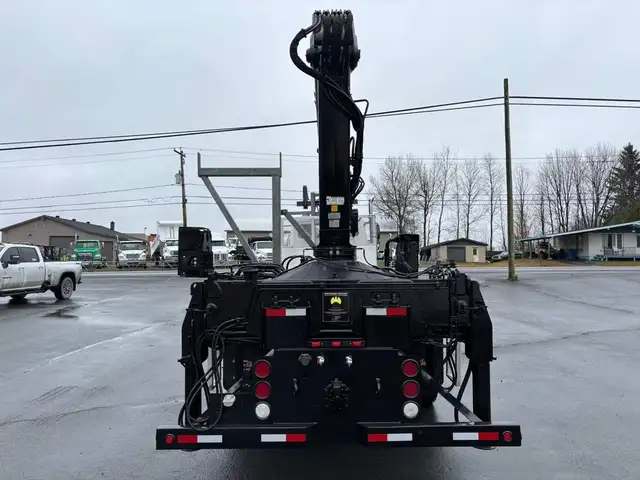 2016 Freightliner 114SD in Heavy Equipment in St-Georges-de-Beauce - Image 7