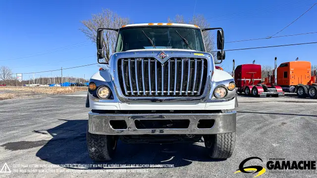 2010 INTERNATIONAL 7600 DAY CAB LONG CHASSIS in Heavy Trucks in Oshawa / Durham Region - Image 5