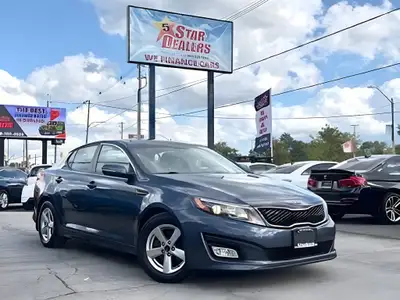 Looking for a Ford? Visit us at www.5StarDealer.com for view more like this vehicle. We have over 40...