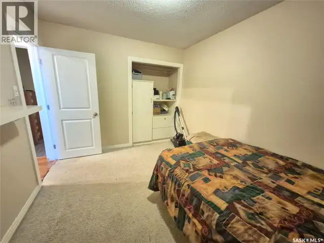 1118 PARK AVENUE Weyburn, Saskatchewan in Houses for Sale in Regina - Image 15