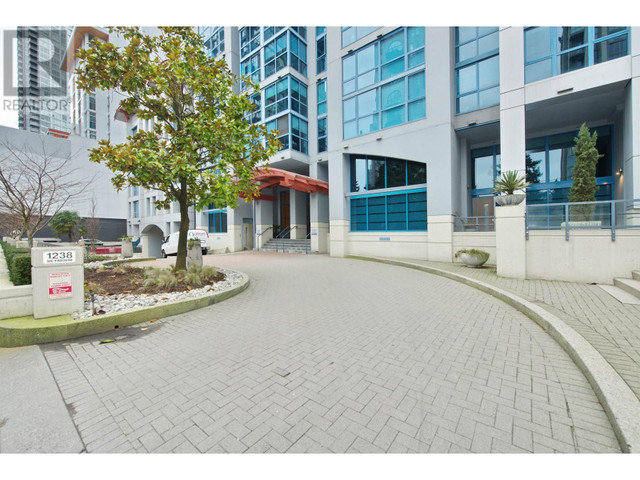 1702 1238 SEYMOUR STREET Vancouver, British Columbia in Condos for Sale in Vancouver - Image 4