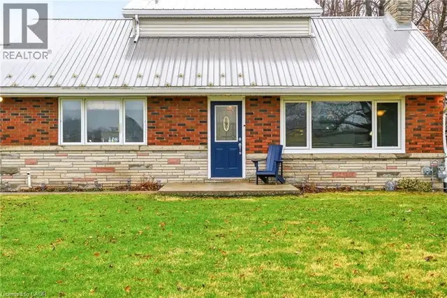 1767 CENTRE Road Carlisle, Ontario in Houses for Sale in Oakville / Halton Region - Image 4