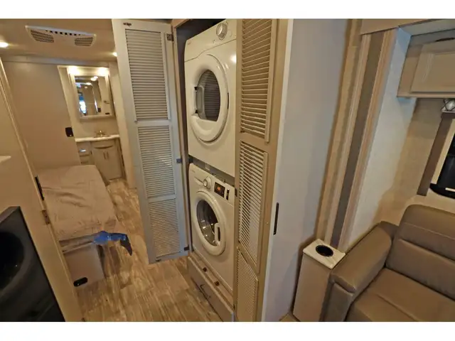2022 Thor Motor Coach Hurricane 35M Classe A VR / RV 1.5 SDB + F in RVs & Motorhomes in Laval / North Shore - Image 15