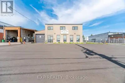 Freestanding building with outside storage in prime Mississauga location. Minutes from 401 and easy...