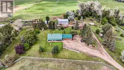 There are very few properties like this one around! Picture yourself living on 30 acres of country p...
