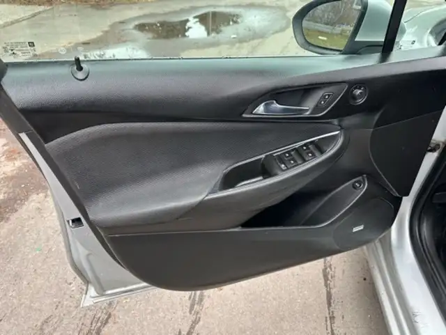2018 Chevrolet Cruze 4dr Sdn 1.4L LT w/1SD in Cars & Trucks in City of Toronto - Image 22