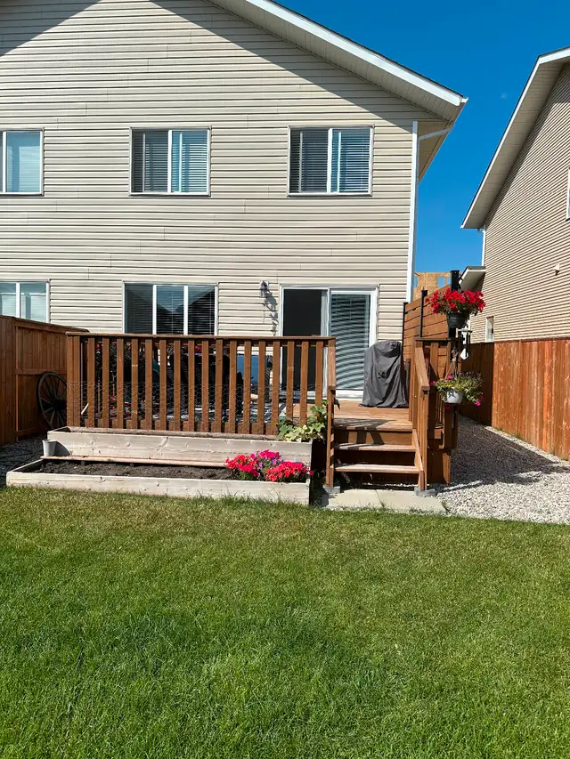 Townhome for sale by owner in east side Red Deer63838172445571122