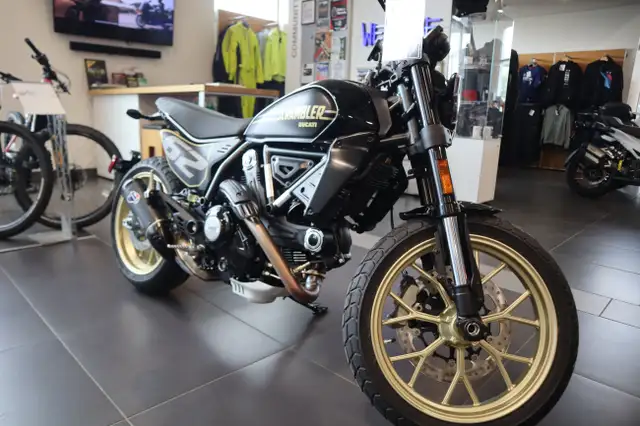 2025 Ducati Full Throttle in Sport Touring in Edmonton - Image 2