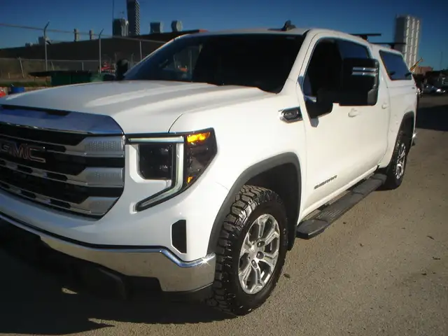 2023 GMC Sierra 1500 4WD Crew Cab 147" SLE