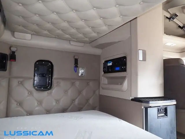 2020 Kenworth T680 in Heavy Equipment in Longueuil / South Shore - Image 29