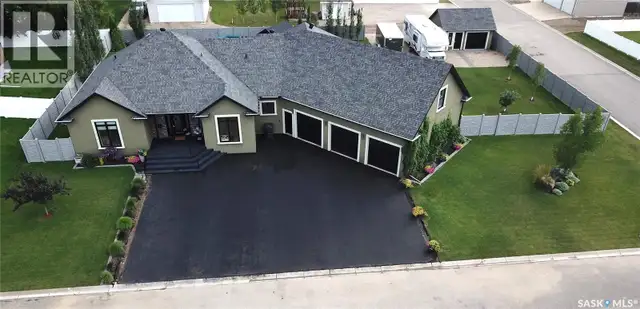 15 Broadway STREET S Redvers, Saskatchewan in Houses for Sale in Regina - Image 8