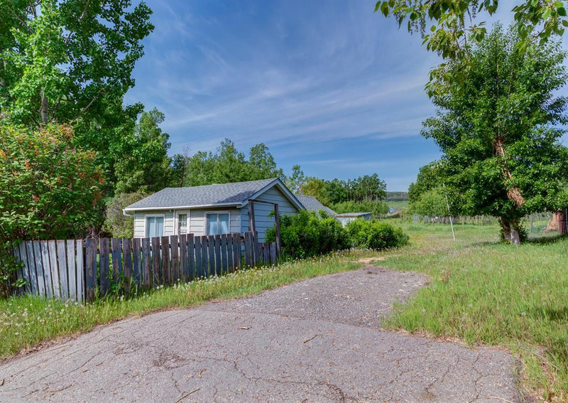 308 Main Street Diamond Valley, Alberta Houses for Sale Banff