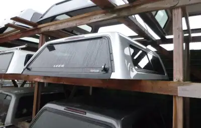 Chevy Silverado 2020 - 2025 Chevrolet Silverado 2500/3500 HD 6'9 GAN Silver Leer Legend Truck Cap Th...