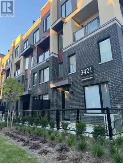 Experience refined living in the heart of Erin Mills with this beautiful townhouse that blends comfo...