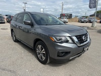 ?? 2020 Nissan Pathfinder S AWD MINTY CLEAN! Available Now at Loeppky Auto Sales Steinbachs Trusted... (image 9)