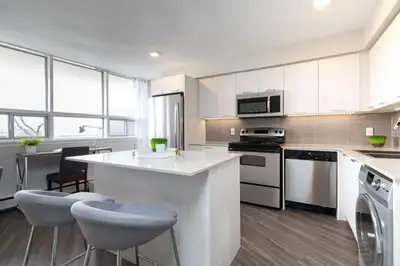4340 Bloor Street West - Don’t Miss Out! Renovated Suites Now Le