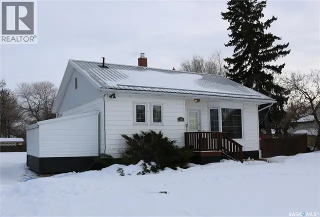 209 Pelly STREET Rocanville, Saskatchewan in Houses for Sale in Regina - Image 2