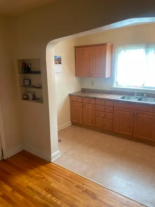Large freshly renovated 2. Bedroom Apartement in quiet location Close to parks st