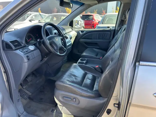 2005 Honda Odyssey EX-L: Leather*Sunroof* in Cars & Trucks in Calgary - Image 7
