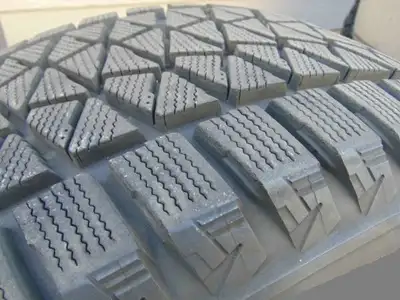 1 x 235/60/18 BRIDGESTONE blizzak WINTER tire 95 % tread left good condition Dot2021 tire is bridgex...