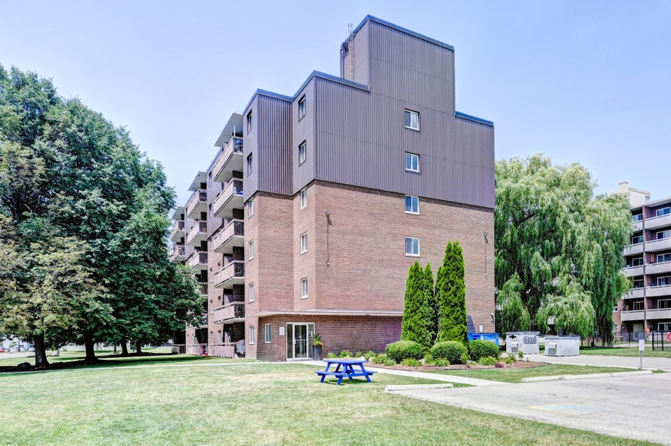 26 Willow Road Apartments - 2 Bedroom Apartment for Rent - Guelp 2