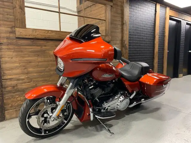 2024 Harley-Davidson Street Glide in Street, Cruisers & Choppers in Oshawa / Durham Region - Image 7