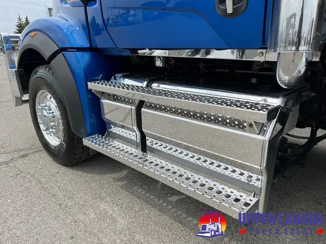 2024 Western Star 49X Tri-Drive in Heavy Trucks in Barrie - Image 12