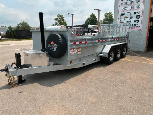 TRI-AXLE DUMP TRAILER in Cargo & Utility Trailers in Hamilton - Image 4