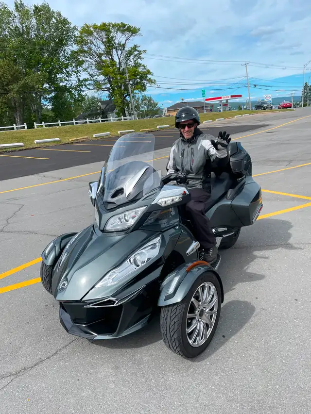 Drivers Backrest - Can Am Spider LTD in Motorcycle Parts & Accessories in Gaspé - Image 5