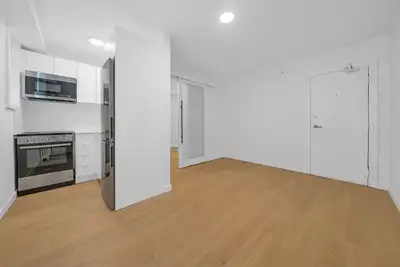 renovated studio - ID 3845, View more