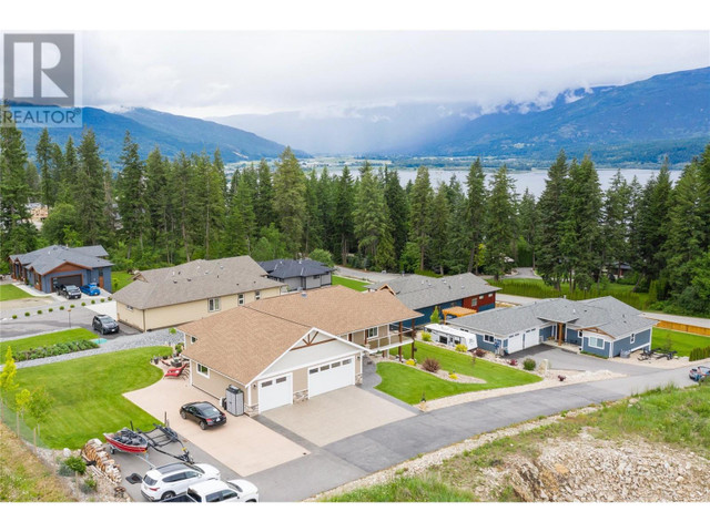 4140 20 Street NE Salmon Arm, British Columbia in Houses for Sale in Kamloops