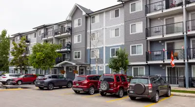 Broadstreet's Riverbend Terrace offers 2 bedroom pet friendly apartments conveniently located just o...