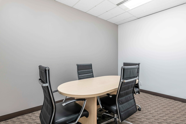 All-inclusive access to coworking space in HSBC in Commercial & Office Space for Rent in Vancouver - Image 4